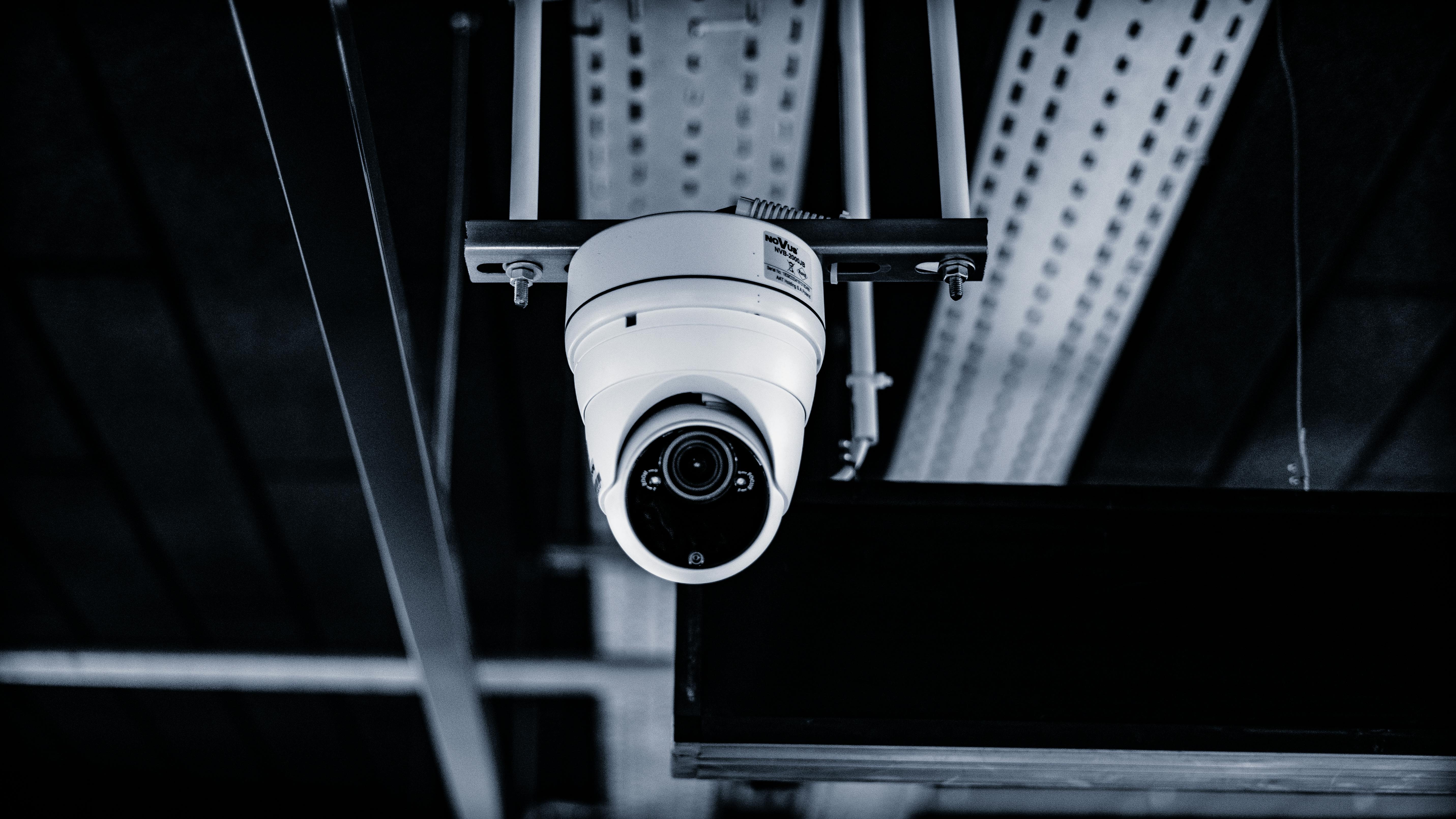 Security camera. 24/7/365 CCTV surveillance with 180‑day archival and motion‑indexed retrieval.